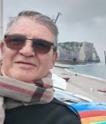 Dating Man France to L hotellerie : Yves, 61 years